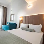 4- Family Apartmanhotel 4*
