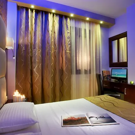 4- Family ميتامورفوسي