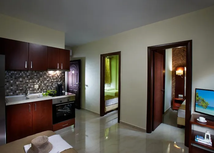 Aparthotel 4- Family 4*