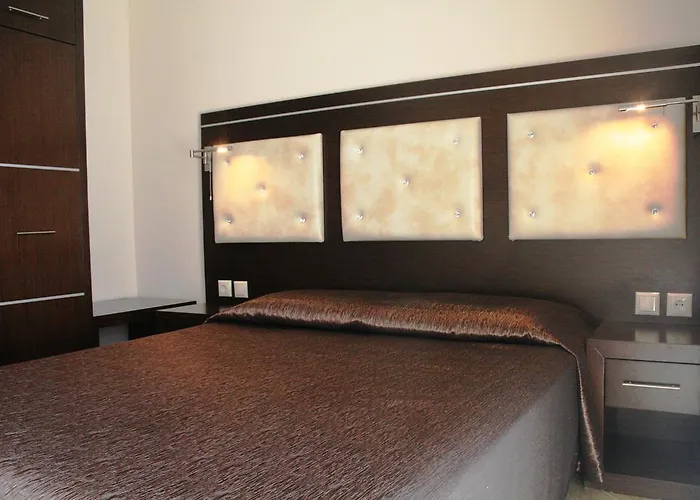 4- Family Aparthotel Metamorfosi (Sithonia)