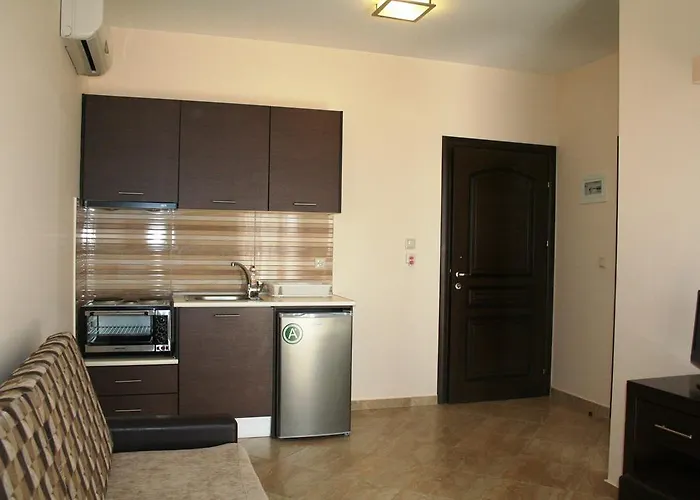 4- Family Aparthotel Metamorfosi (Sithonia)