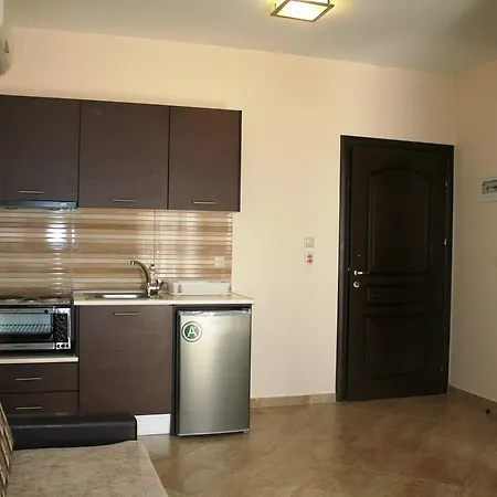 4- Family Aparthotel Metamorfosi (Sithonia)